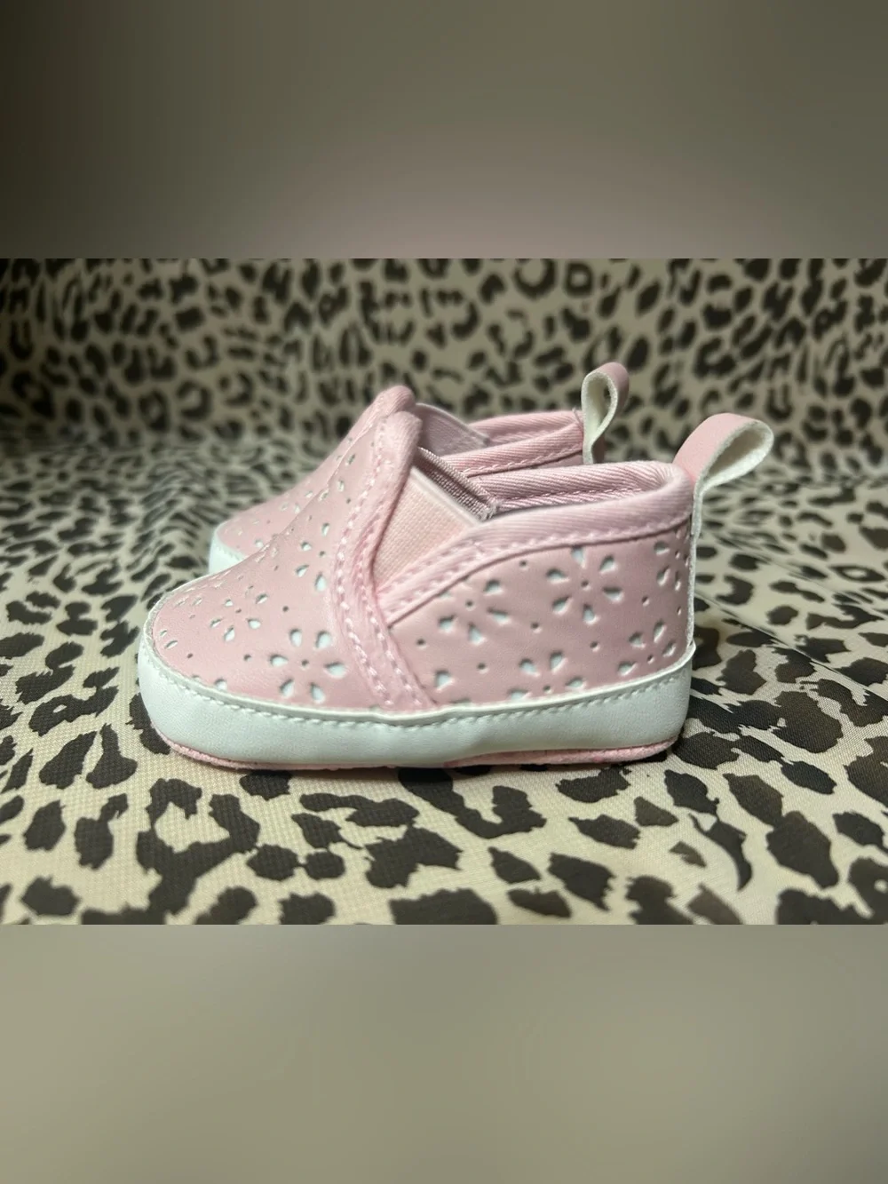 Cat & Jack Pink Floral Eyelet Slip On Crib Shoe